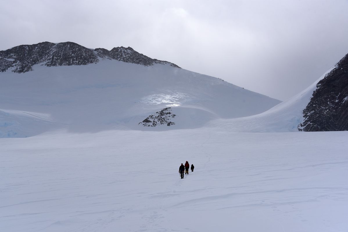 09E Returning From Knutsen Peak On Day 4 At Mount Vinson Low Camp